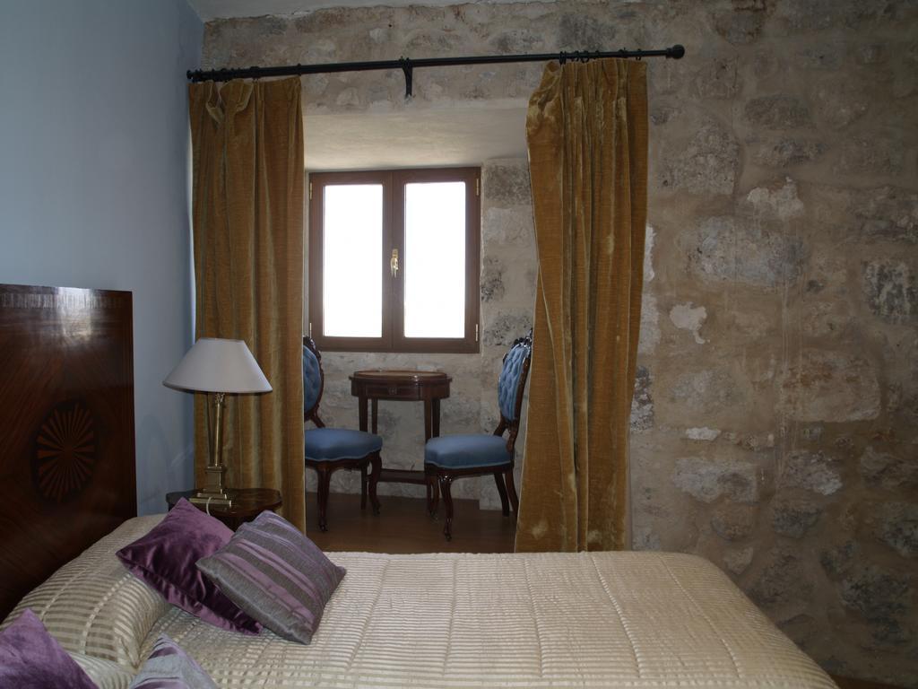 Residencia Real Del Castillo De Curiel Curiel de Duero Екстериор снимка